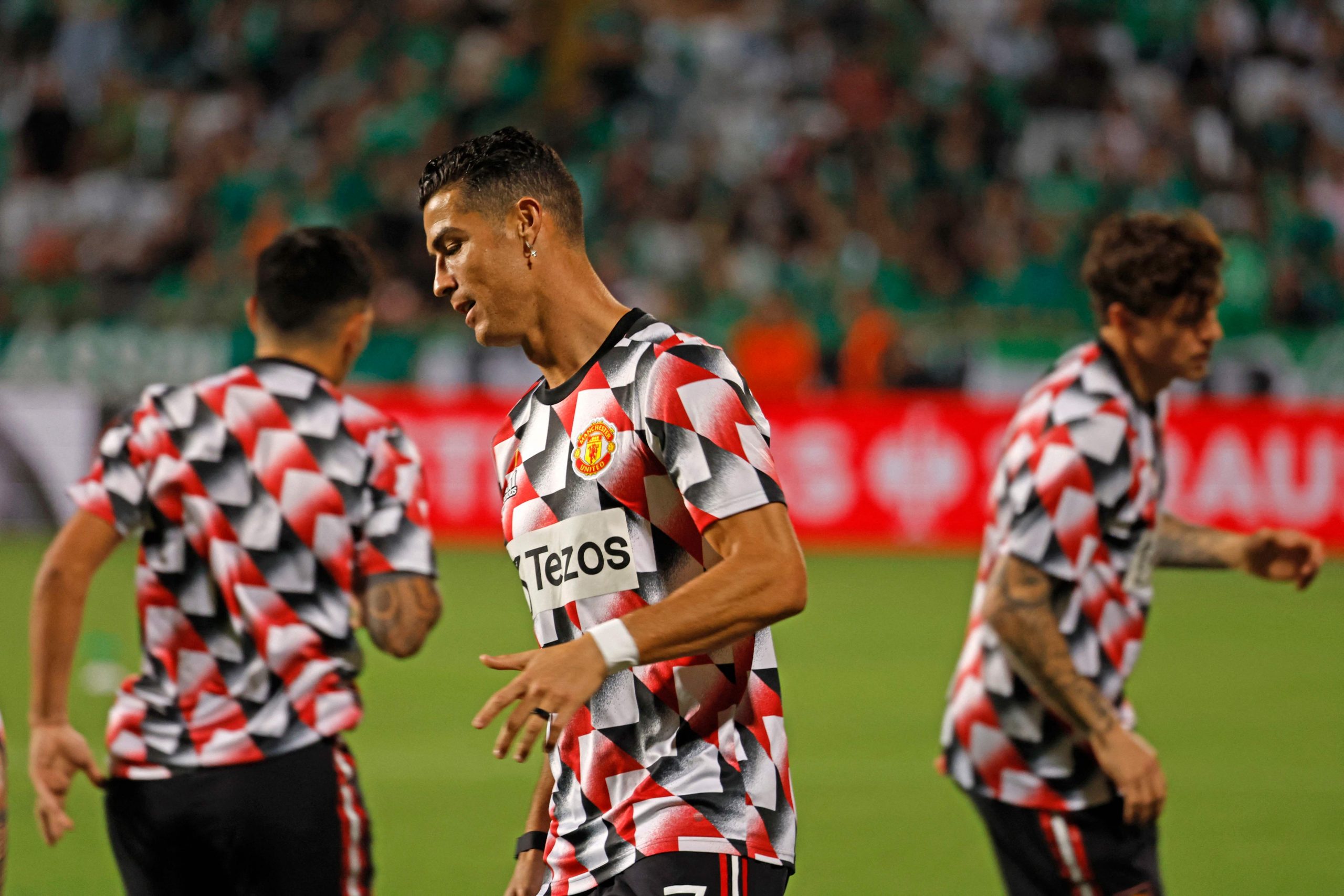 踢完欧联留塞浦路斯训练 曼联争分夺秒备战埃弗顿