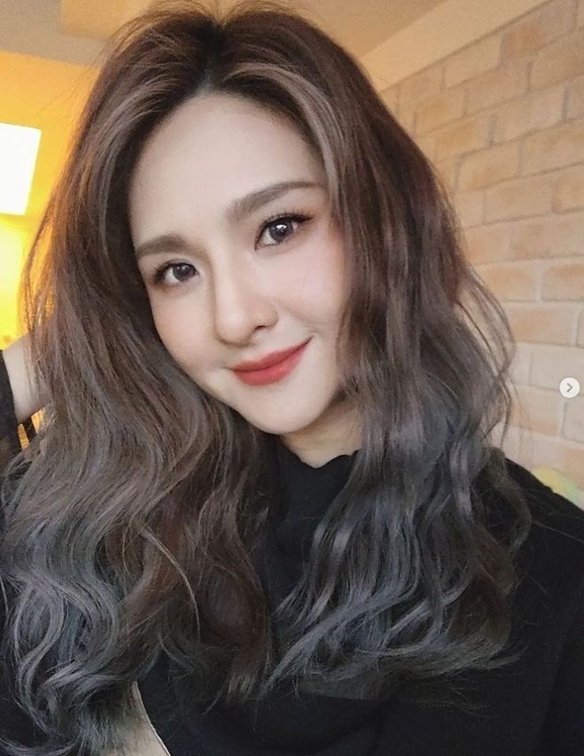 郭静撞伤脚刮出一条Nike　叹以后不能露腿了