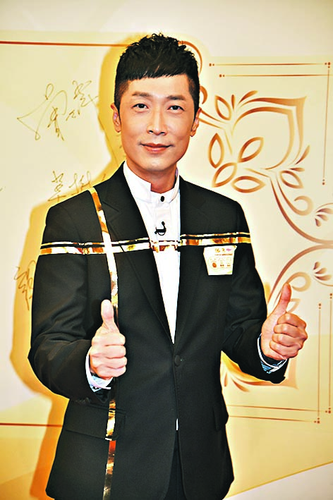 锺嘉欣挨批双面人 马浚伟力挺:孕妇有情绪很正常