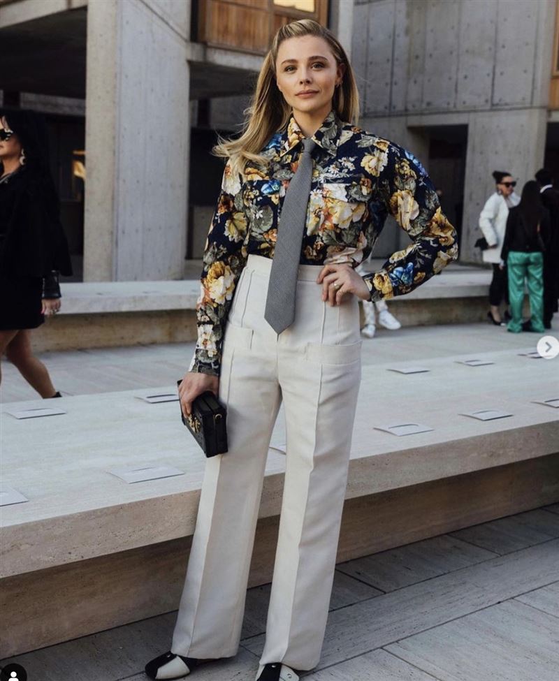 长腿照被P成迷因图　克萝伊摩蕾兹自揭患容貌焦虑症	