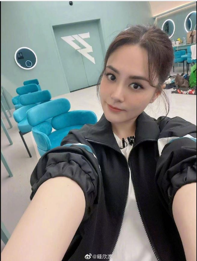  阿娇经纪人被质疑失职 粉丝不满责偏袒阿Sa