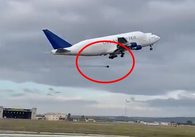 飞机才刚起飞 机底惊见黑烟狂窜 100公斤轮胎松脱掉落田野