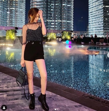 首度回应遭曾志伟献吻 黎峇菈叹“ 小小生日祝福搞得满城风雨”