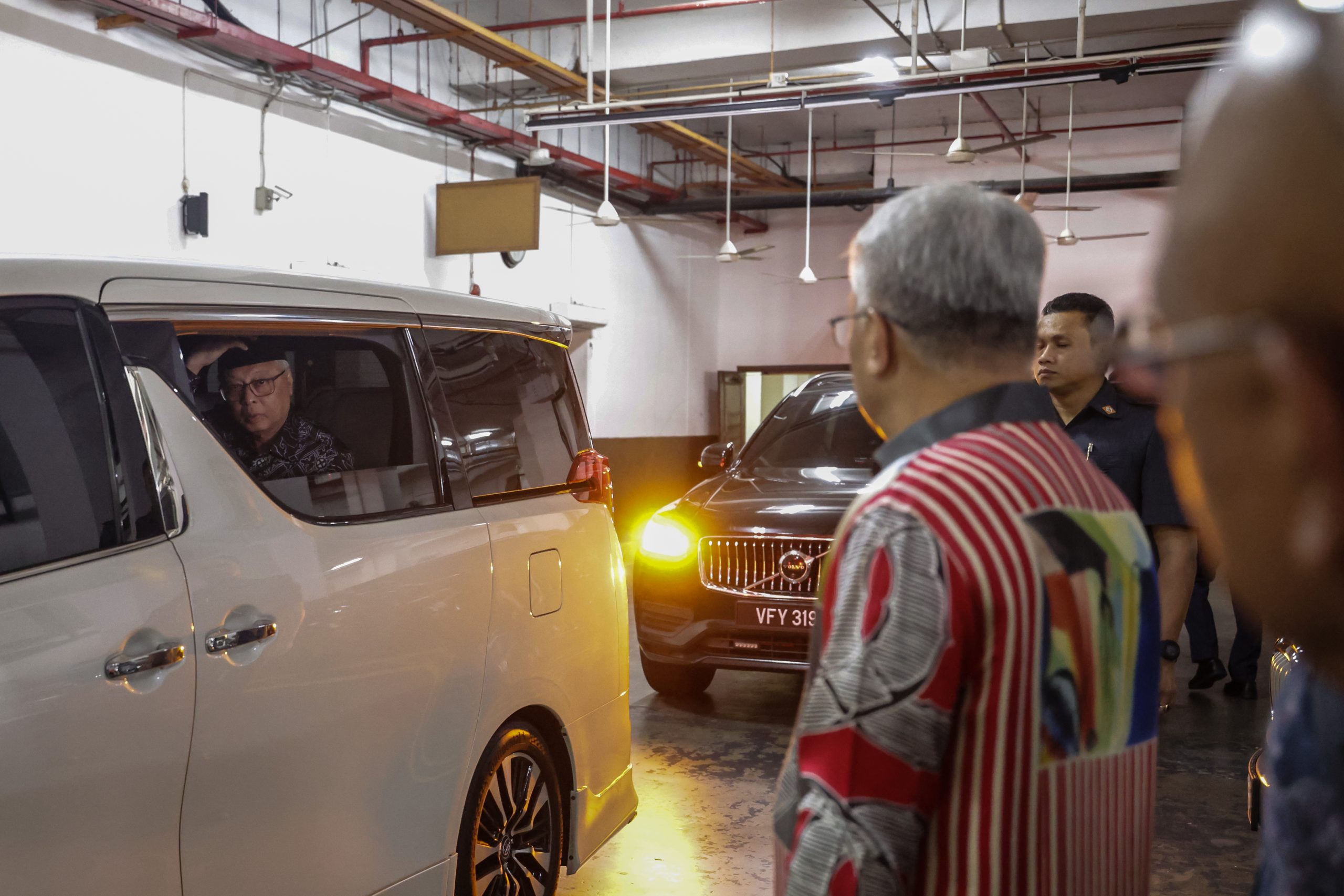 首相与扎希等巫统高层 开会超过1小时仍没动静