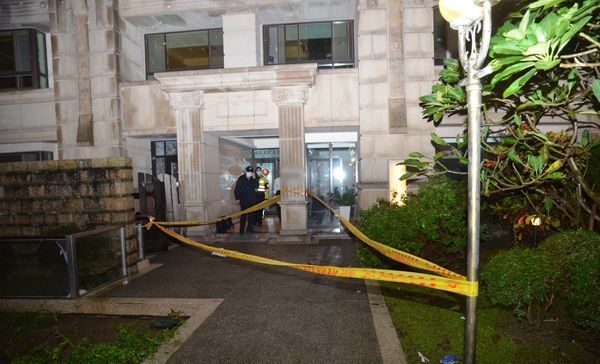 黄义交坠楼亡享寿69岁!警调监视器还原 最后身影独自搭电梯上楼