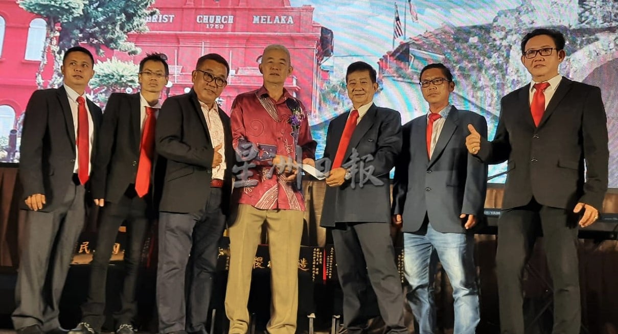 邱培栋:废轮胎是各州面对的相同问题