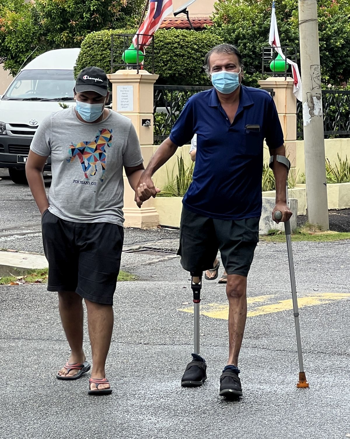 （古城封底主文）【带你去找爱】：手中一票的爱！