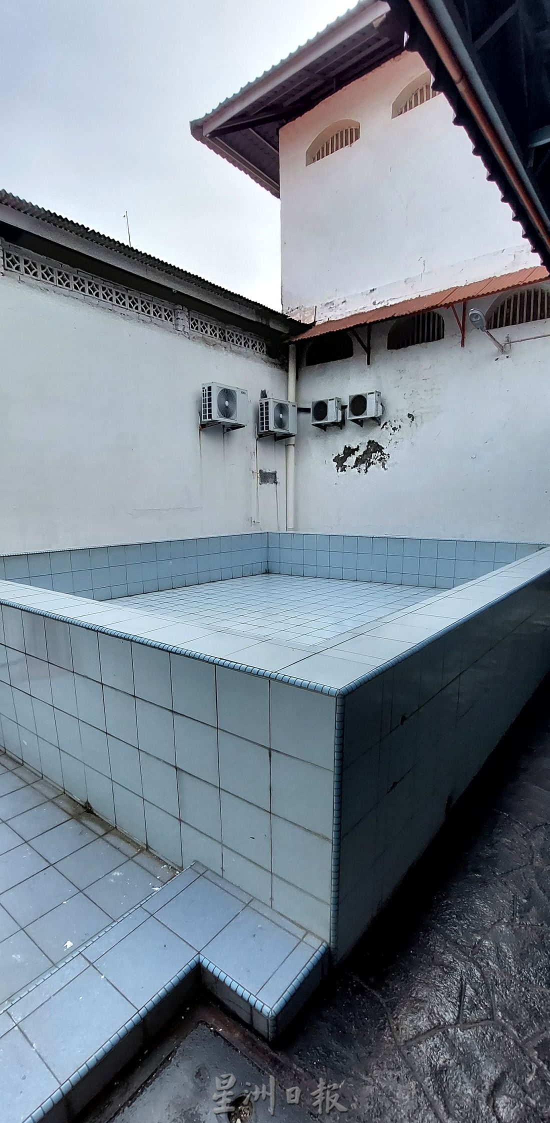 (古城封面主文)卡松诺丁建议安排有纪律问题的学生到监狱博物馆参观