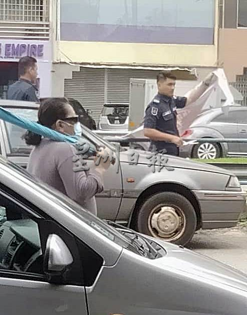 (古城封面副文)玛琳再也布条被拆除,谢守钦揶揄解决水灾效率都没那么快
