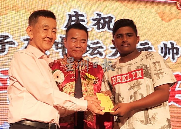 (古城版)莲花宫筹款准备明年办大游行