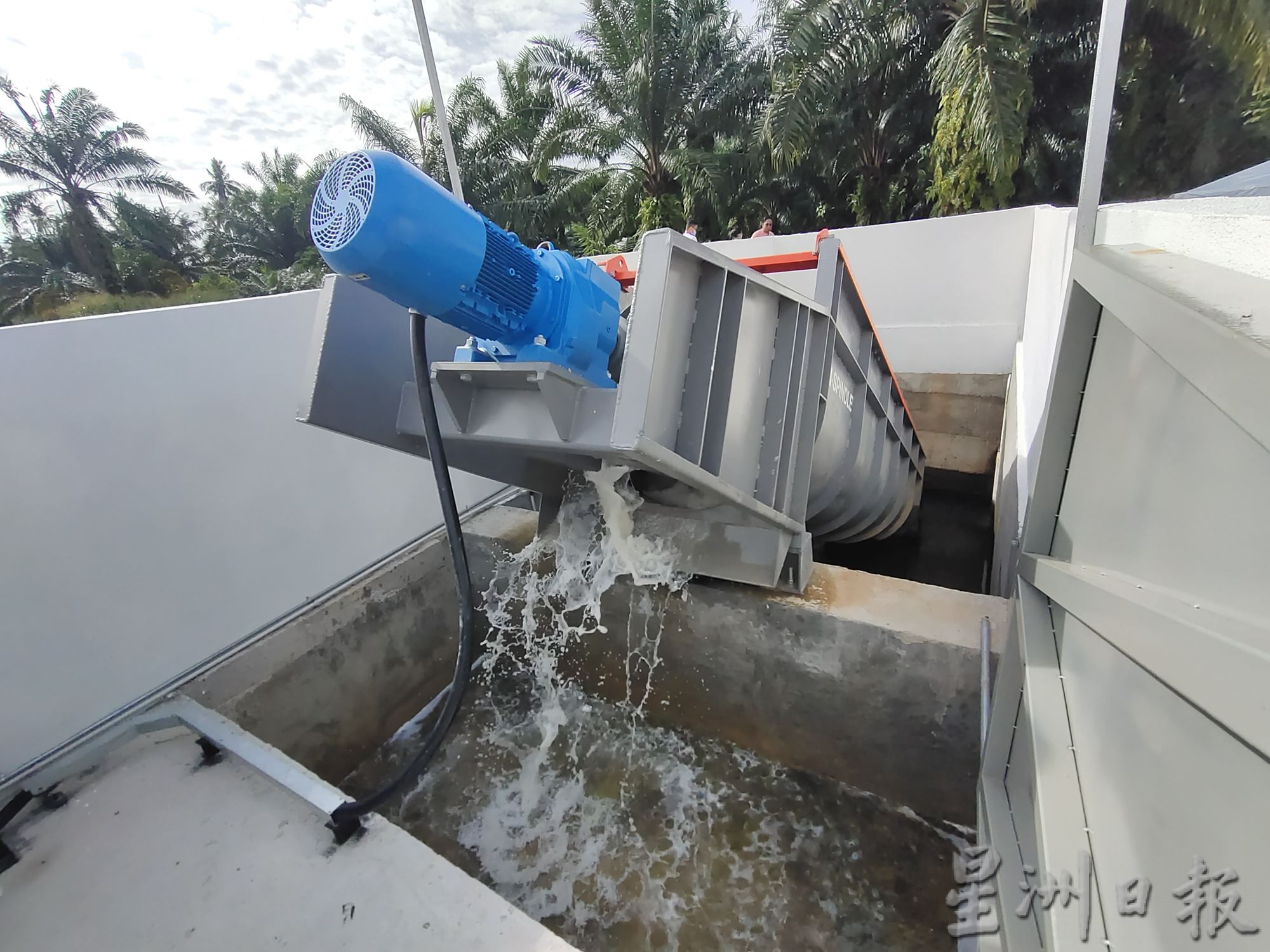 （大北马）再里尔为忠英园治水计划的泵房主持启用礼