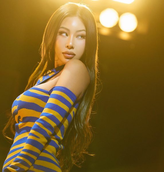 Jessi健康状态极差 曝打点滴照吐心声