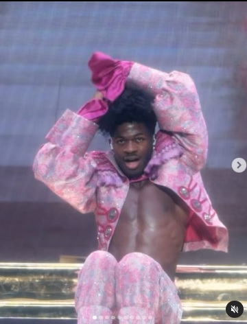 Lil Nas X唱到一半要上大号 暂停演出被误搞气氛