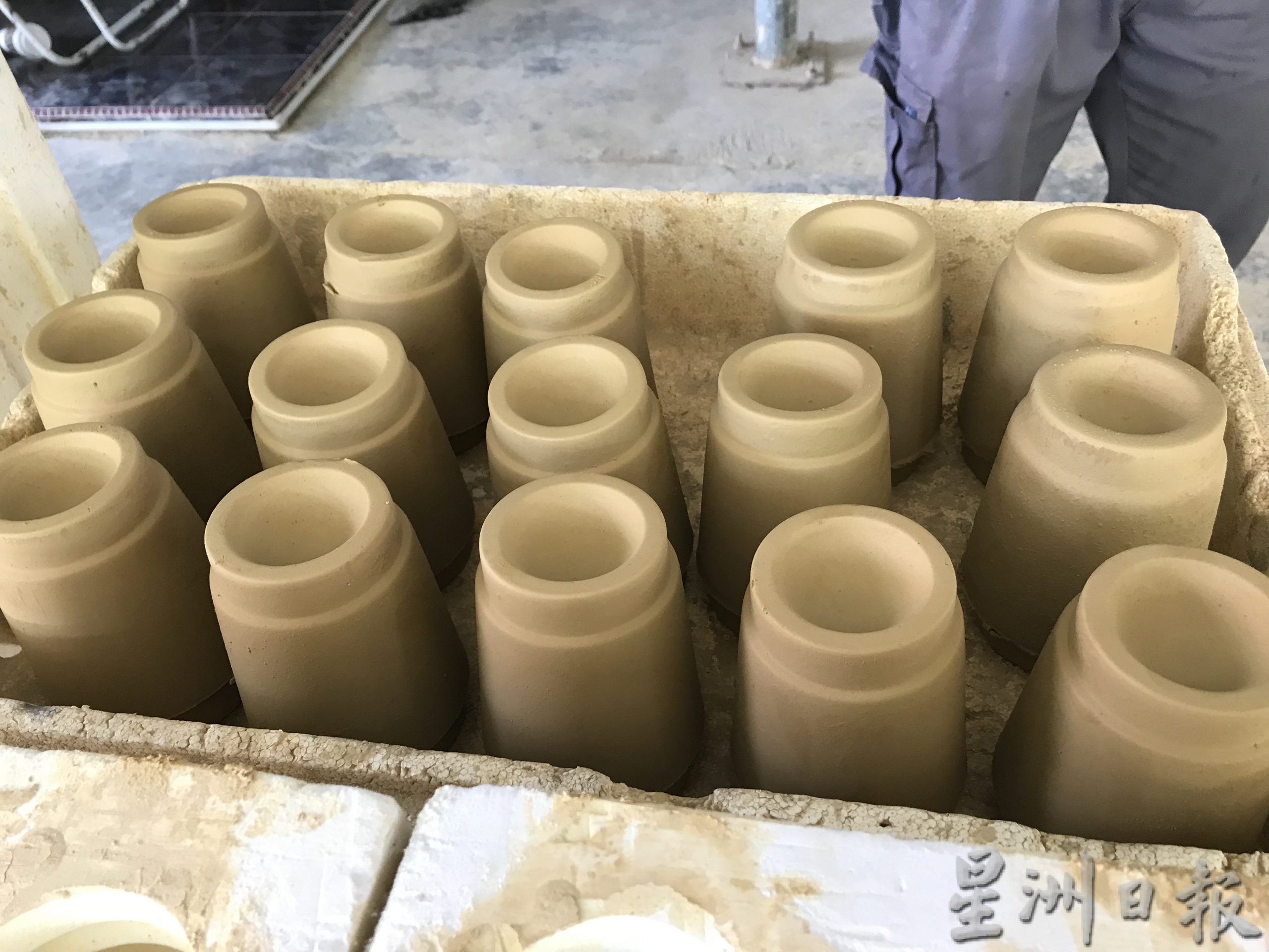 pk(5/10见报)大霹雳封底主文/  它的诞生