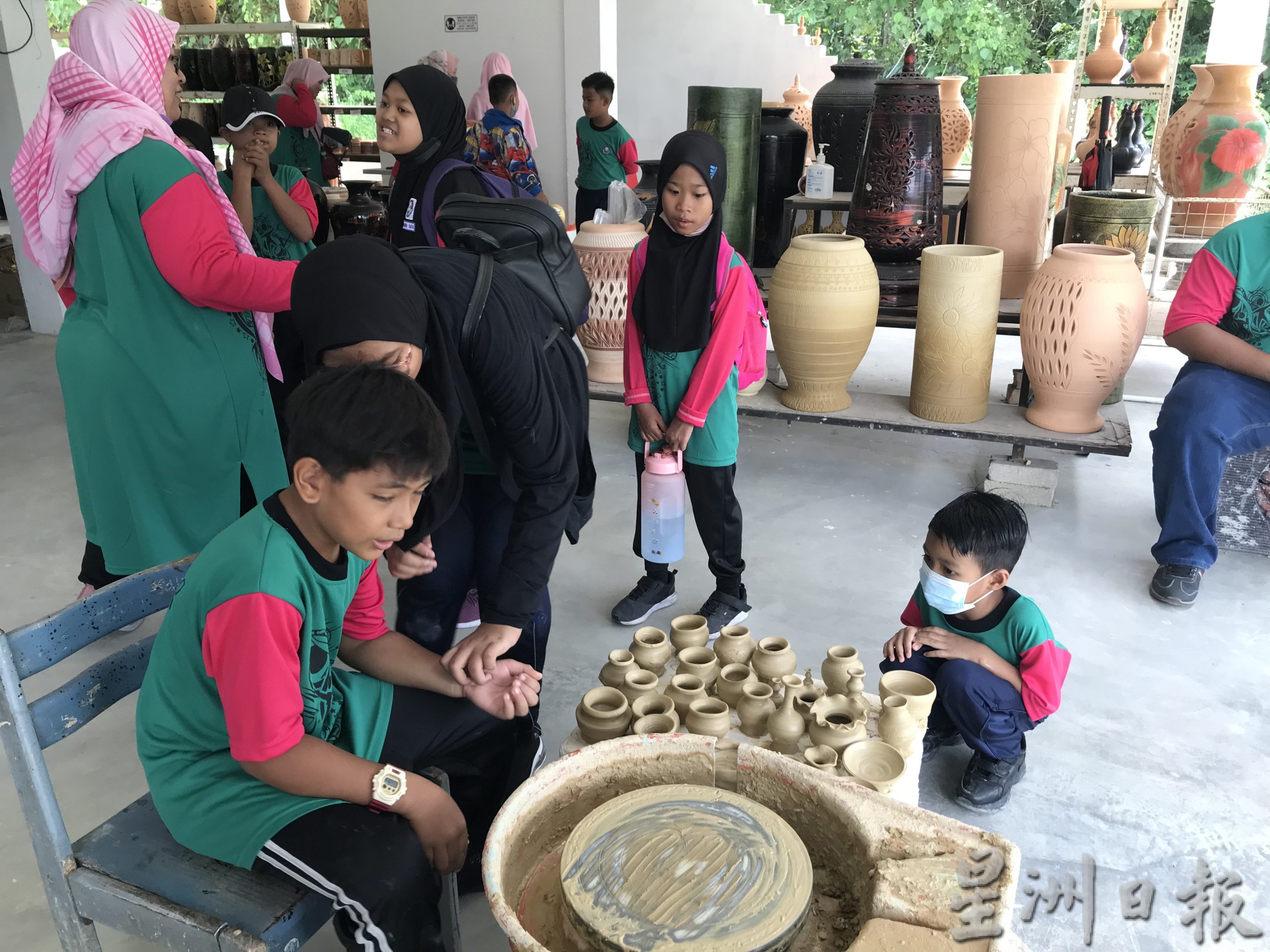 pk(5/10见报)大霹雳封底主文/  它的诞生