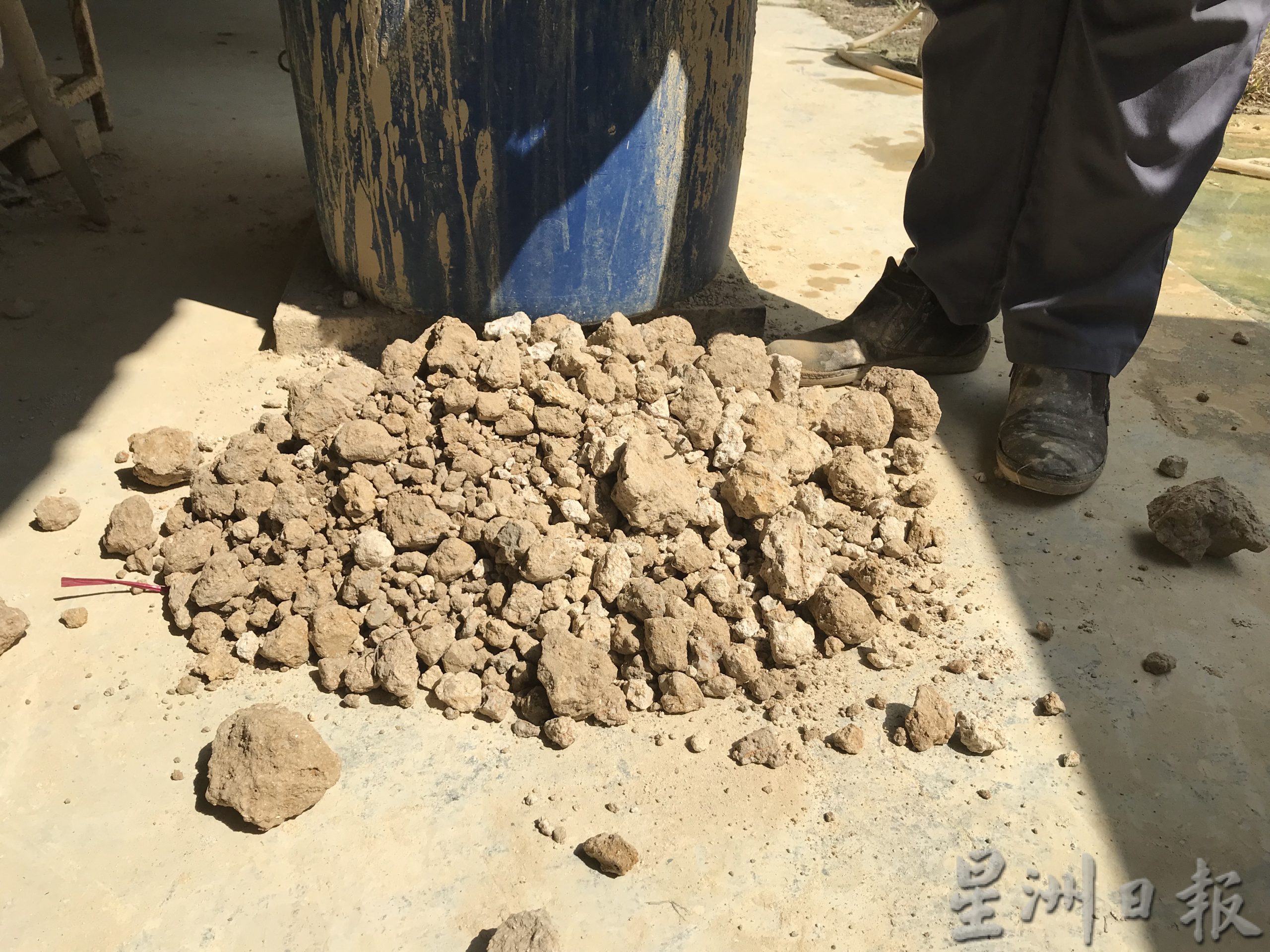 pk(5/10见报)大霹雳封底主文/  它的诞生