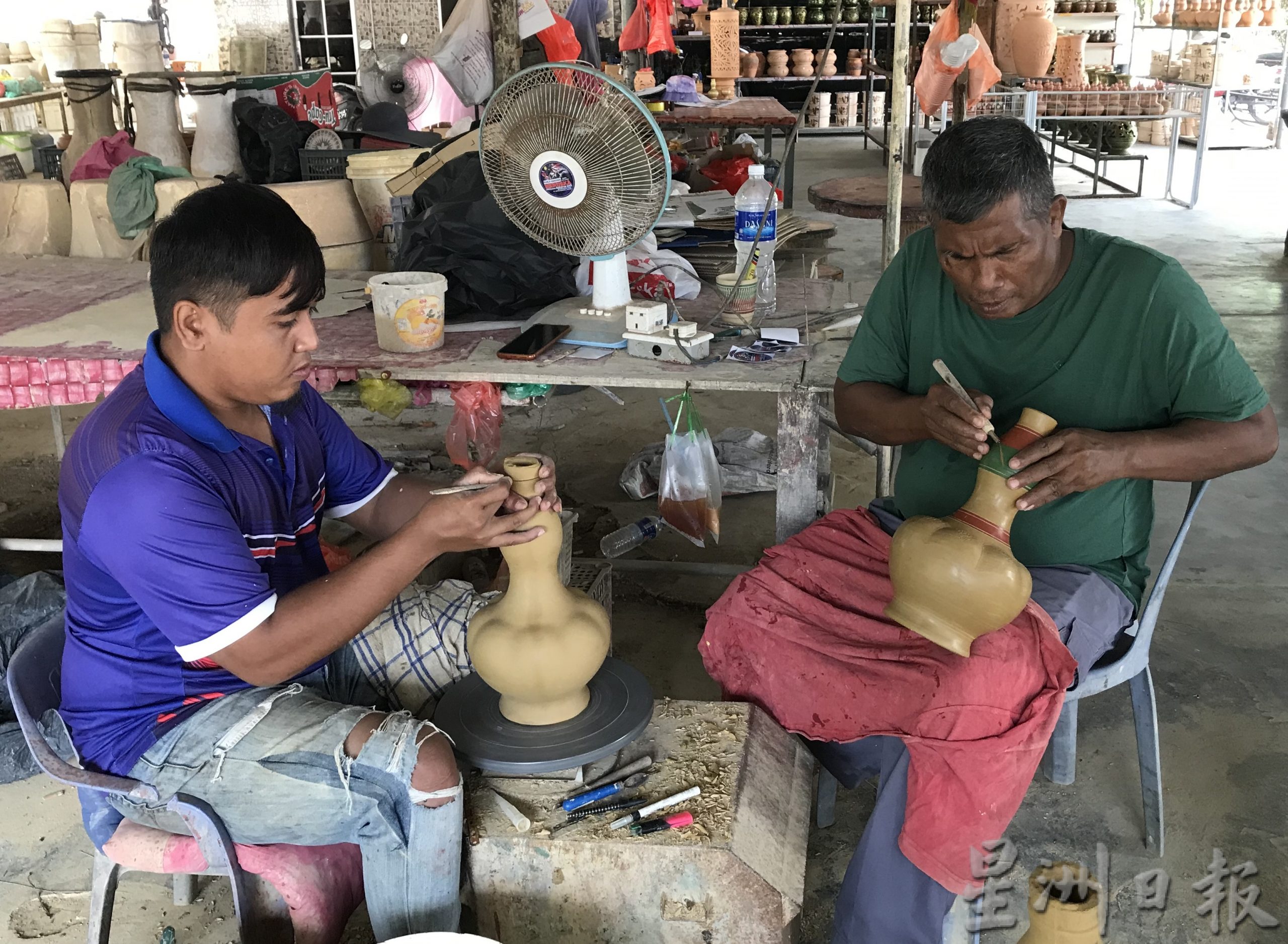 pk(5/10见报)大霹雳封底主文/  它的诞生