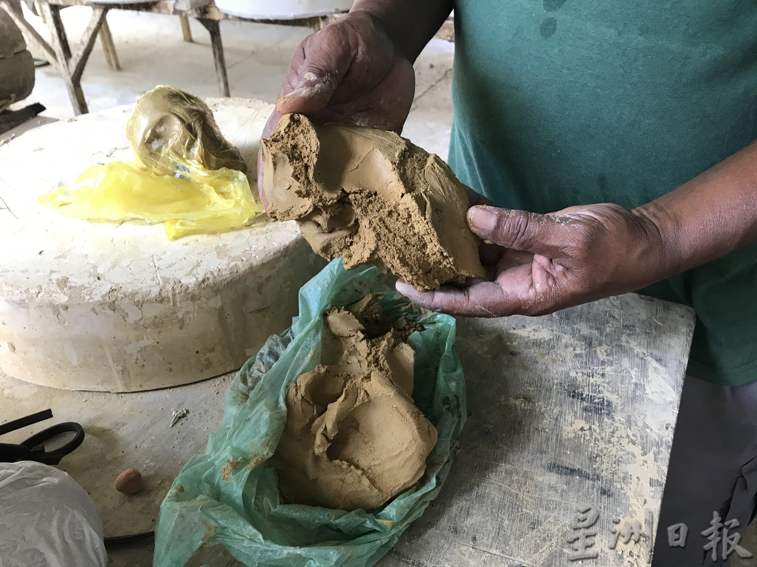 pk(5/10见报)大霹雳封底主文/  它的诞生