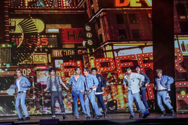 SJ重返大马舞台嗨唱狂送飞吻 始源一个字输掉赌约认命请客