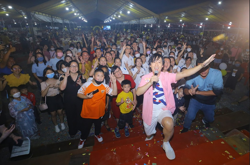 Tiger星洲华教义演｜谢采妘确诊阿牛救场 全场观众乐翻天