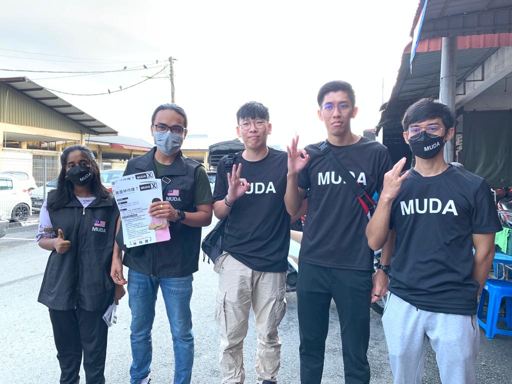 13/11见报∕我们∕各族助选团