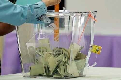 18和19日公假  雇联：雇员享有薪假或补假 