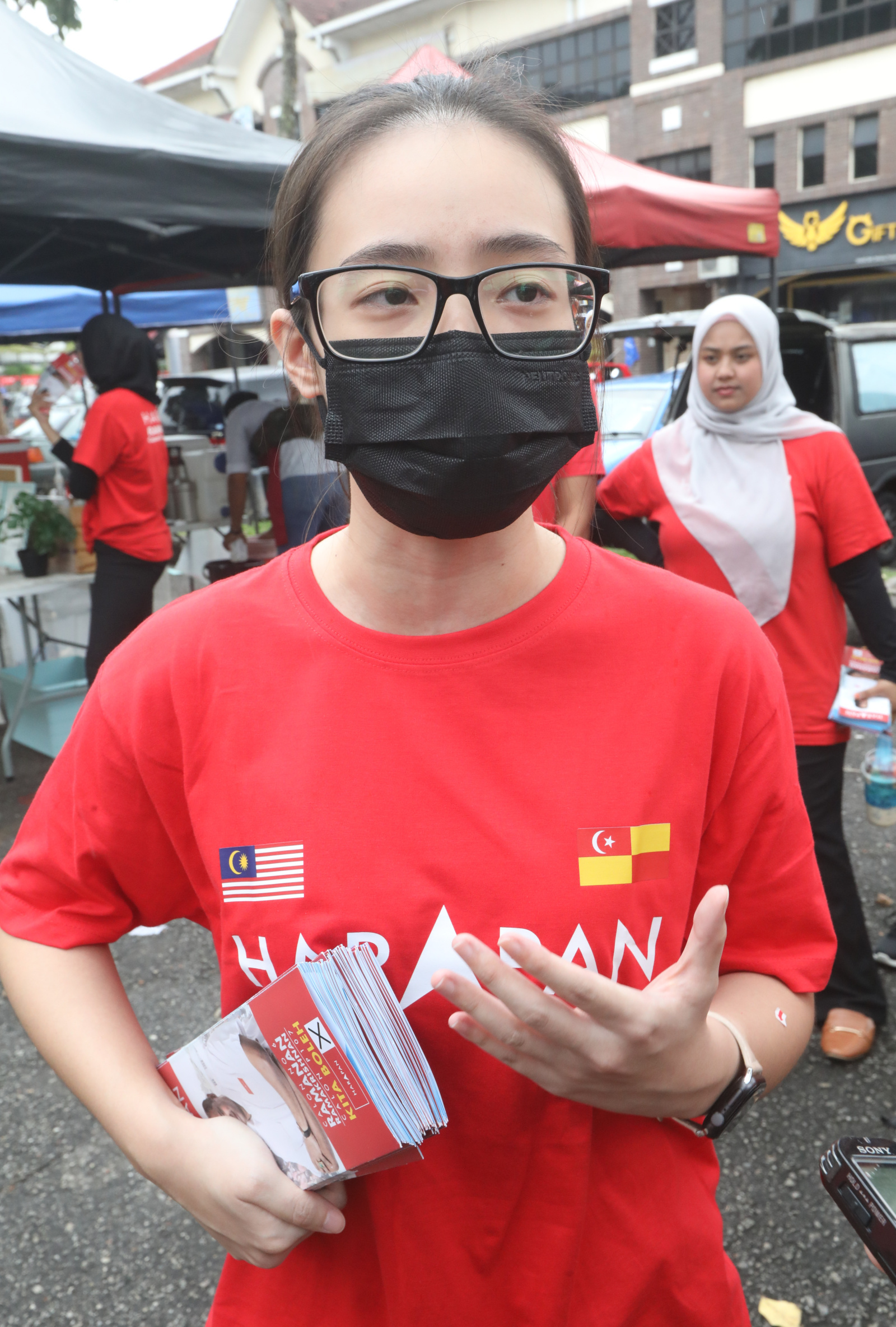 20/11见报∕我们∕大选落幕了，友谊延续着