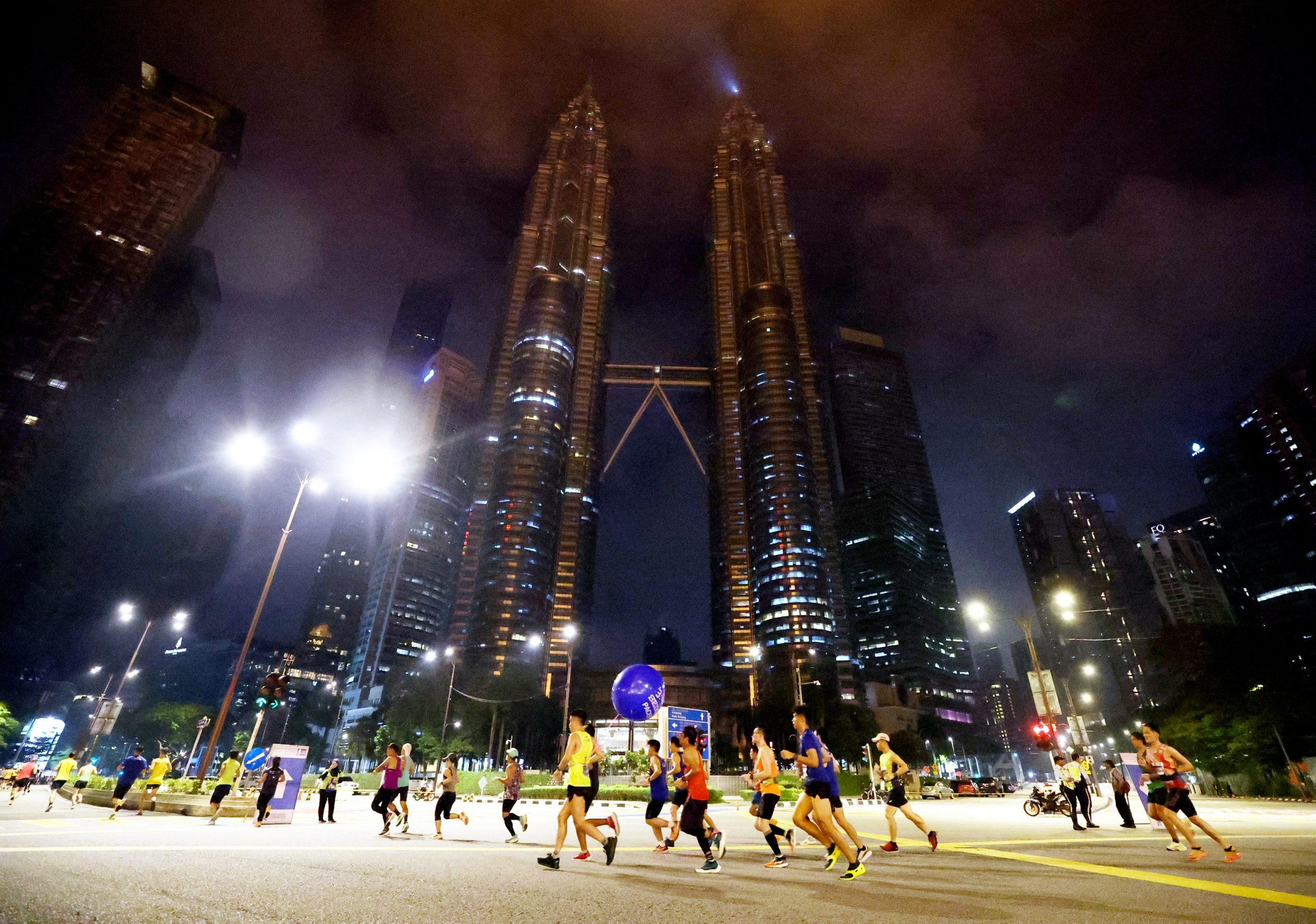 2022年渣打吉隆坡马拉松 肯雅包办男女组前三