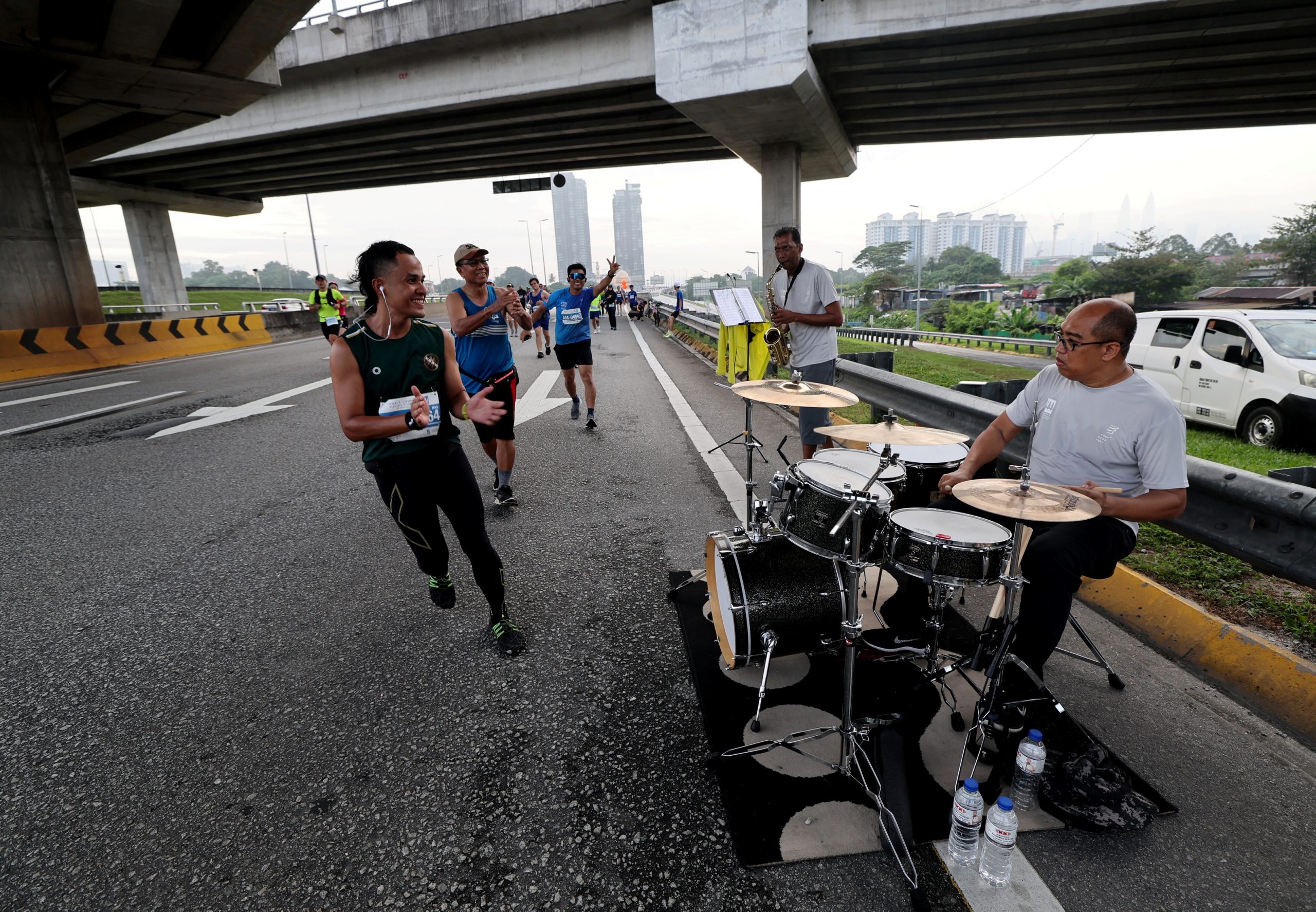 2022年渣打吉隆坡马拉松 肯雅包办男女组前三