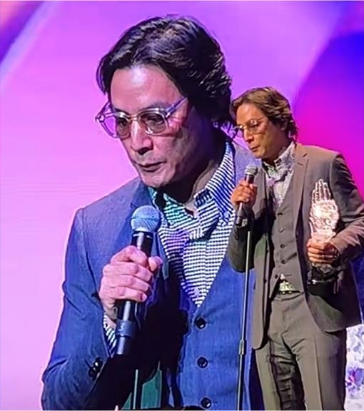 48岁吴彦祖领奖 “死亡视角”近照曝光