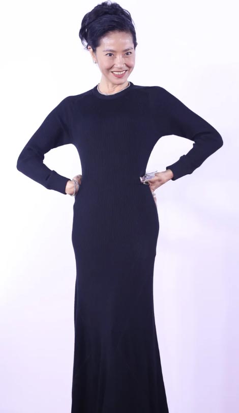 55岁倪淑君惊喜现身金马  身材窈窕如少女