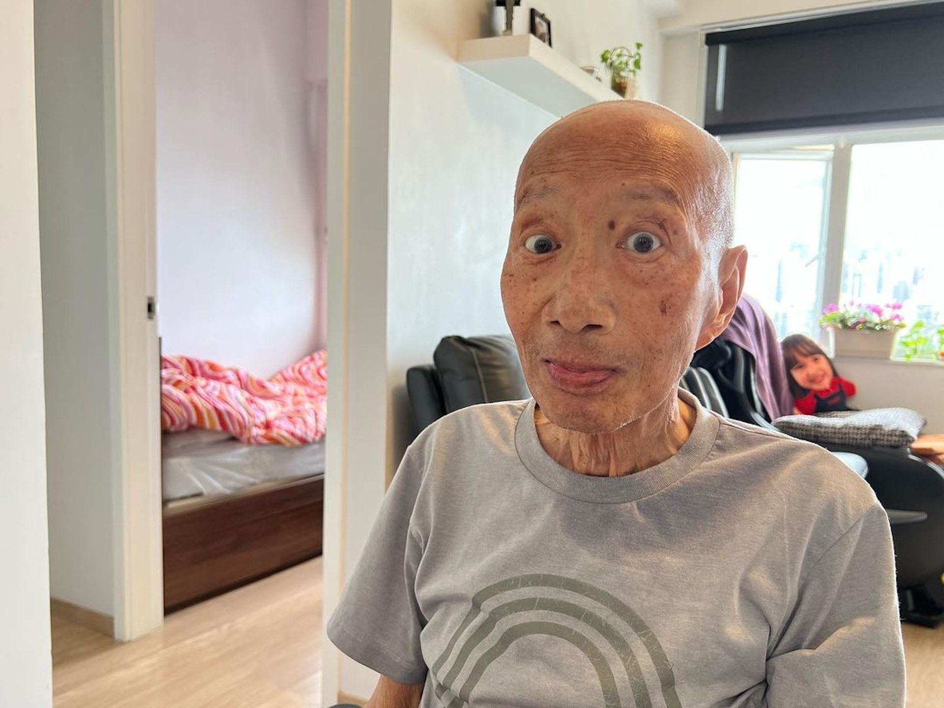 77岁余子明中风积痰严重  儿忧变肺炎急送院