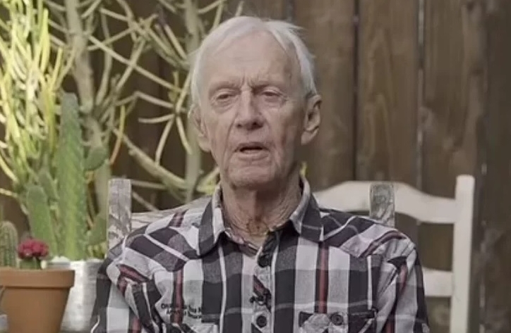 83岁“鳄鱼先生” 无法长肉 体脂剩0%