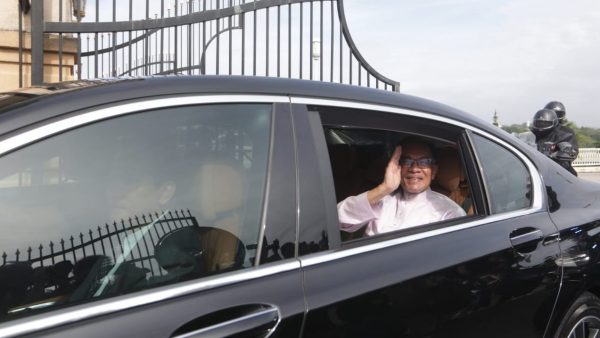 安华抵达首相署 第一天打卡上班！