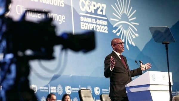 World leaders gather for climate talks under cloud of crises