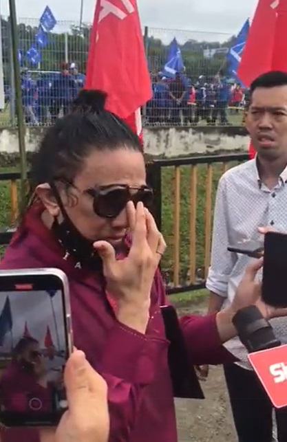 Diva AA突然哭着退选!“妈托梦 叫我别上阵”