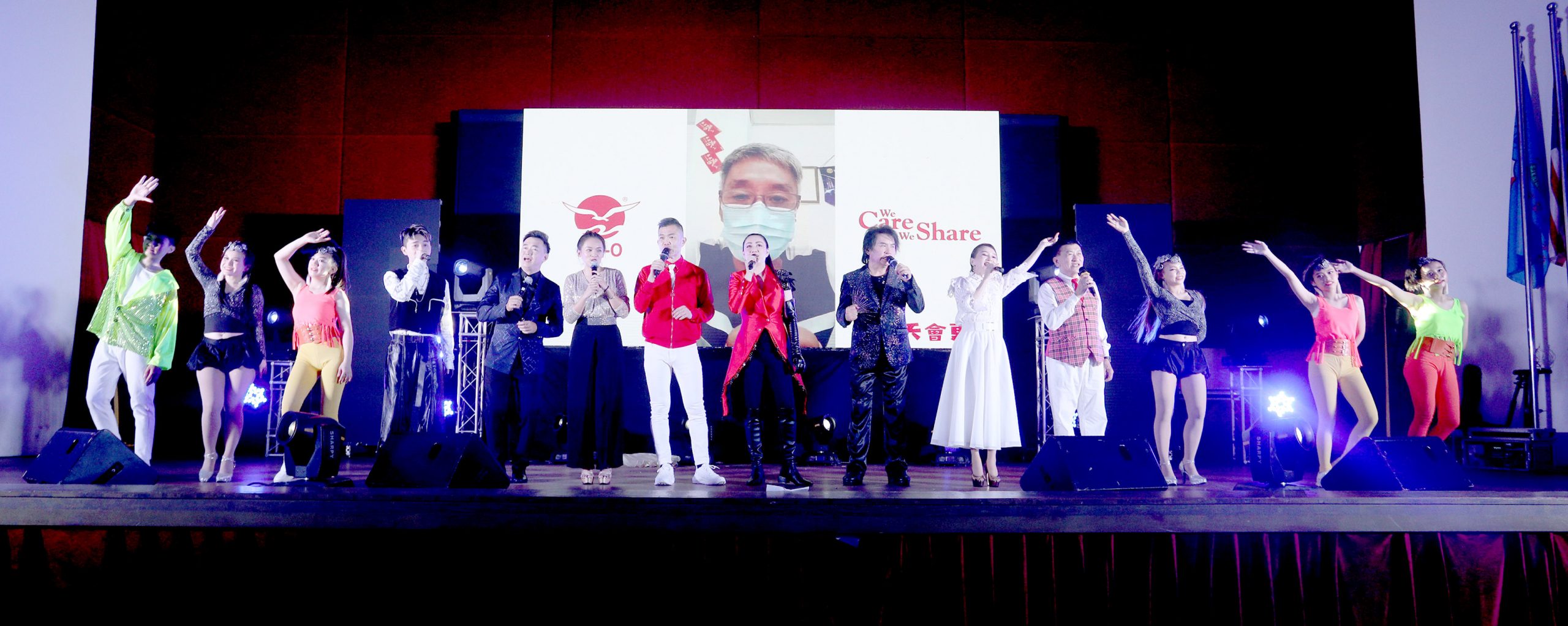 ​爱华教义演重启赢喝彩   奇怪自弹自唱超欢乐