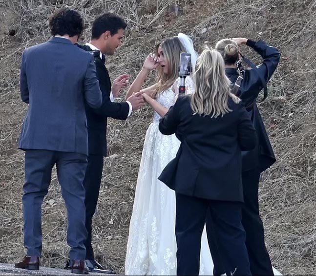 《暮光之城》狼人完婚  逾百位亲友分享喜悦