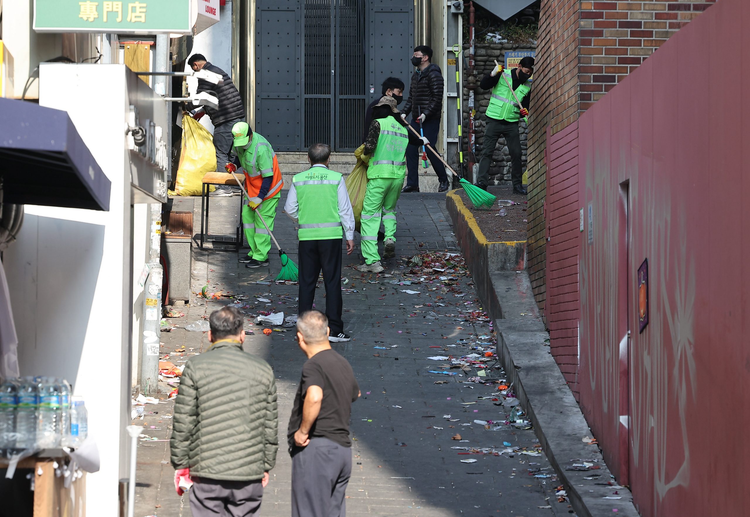 一军人脑死捐器官 梨泰院踩踏事故死亡人数升至157人