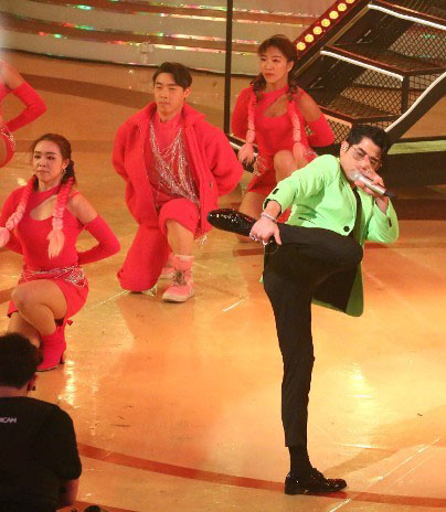 万千星辉贺台庆｜郭富城热舞向舞蹈员致敬 疑暗讽ViuTV