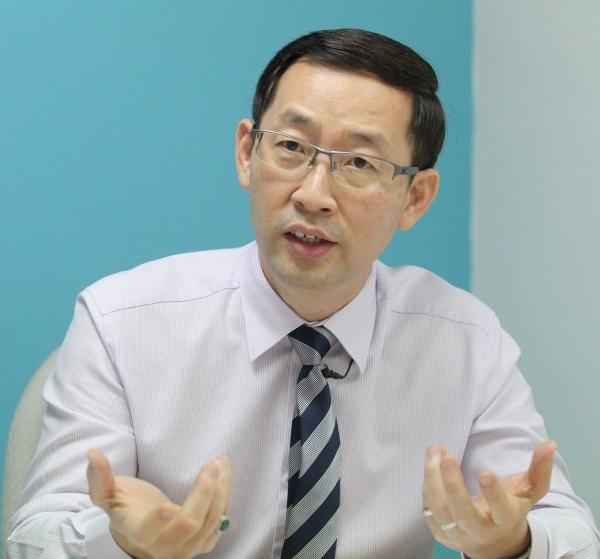 专版 / 看守首相依斯迈谈话：给国阵一个机会去建立稳定！