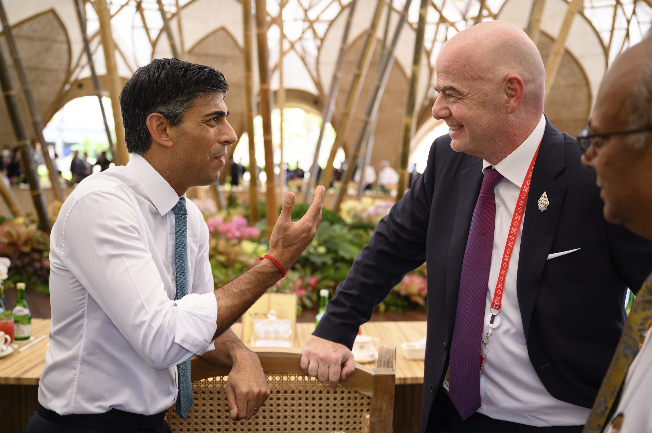 世界杯揭幕在即 FIFA会长呼吁俄乌停火