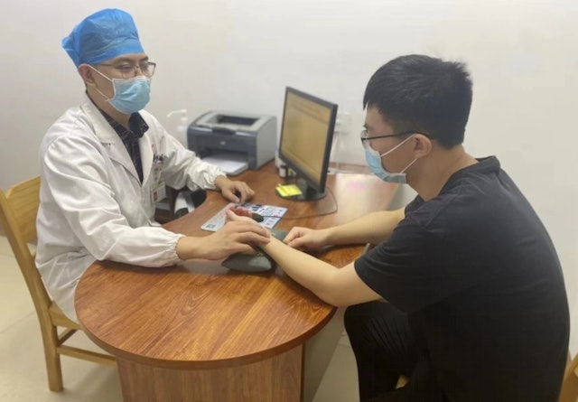 世界杯爆冷　大批广东球迷胸闷气短涌医院求医