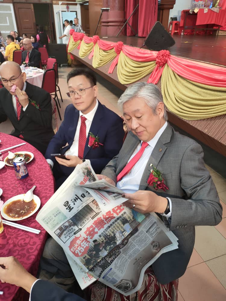 东:吉兰丹中华总商会会长叶翃瑚指出,丹中总与泰国驻吉兰丹领事馆保持密切联系,并结合泰南陶公府商会了解投资泰南的指南与优惠,共同策划推动双边贸易及商业对接。