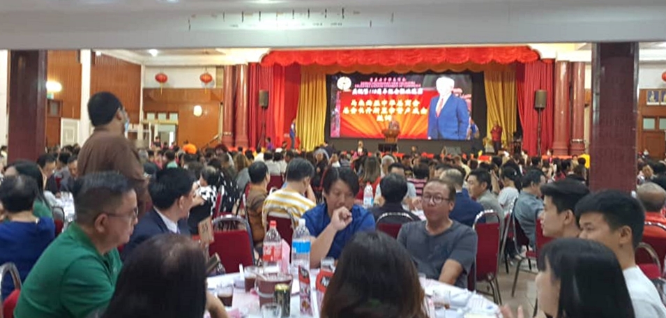 东:吉兰丹中华总商会会长叶翃瑚指出,丹中总与泰国驻吉兰丹领事馆保持密切联系,并结合泰南陶公府商会了解投资泰南的指南与优惠,共同策划推动双边贸易及商业对接。
