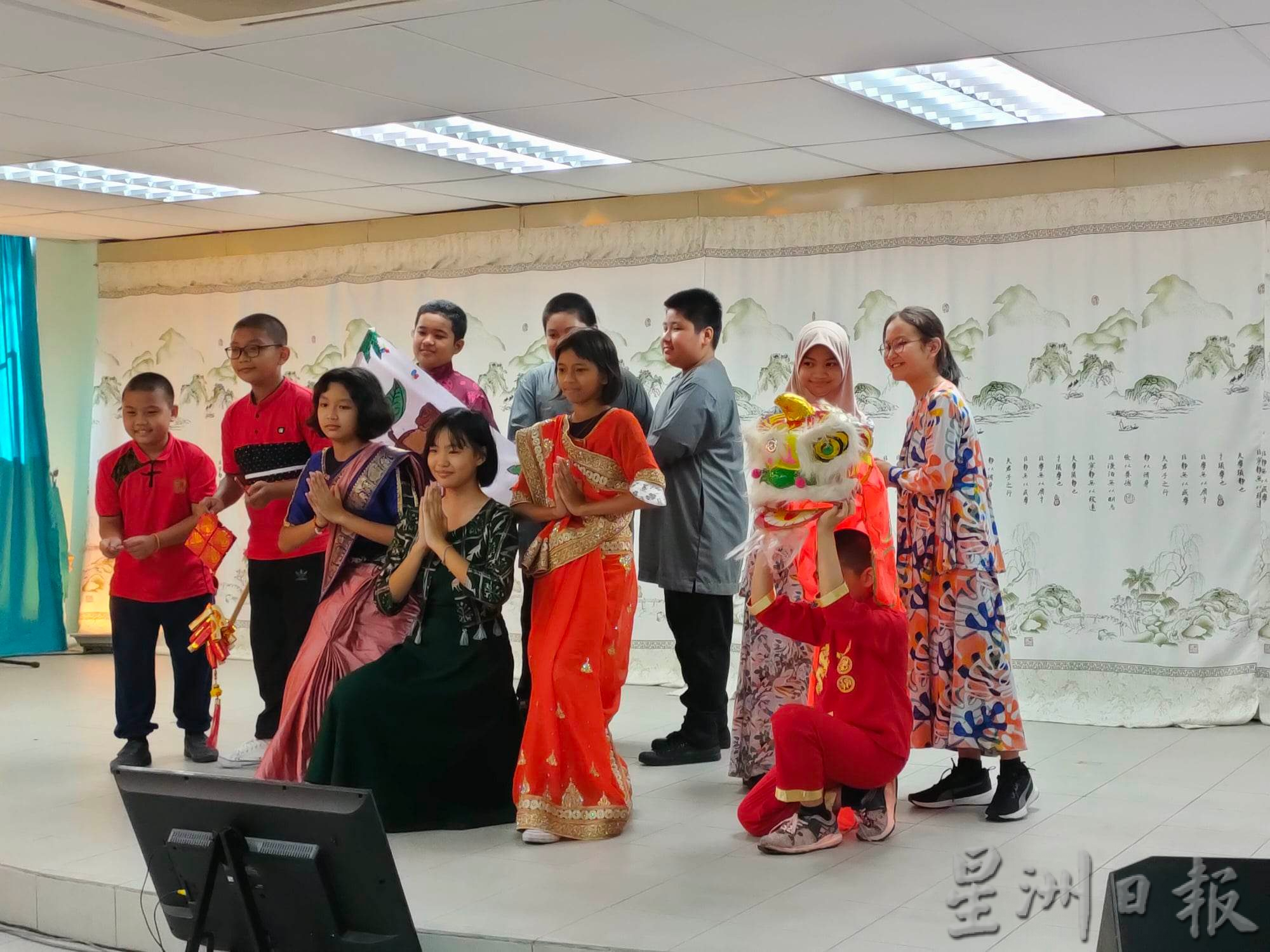 东:哥市中正华小复办课外活动及领袖生活营,不过,今年还是无法在校外举行,只能在校园进行一天的活动。