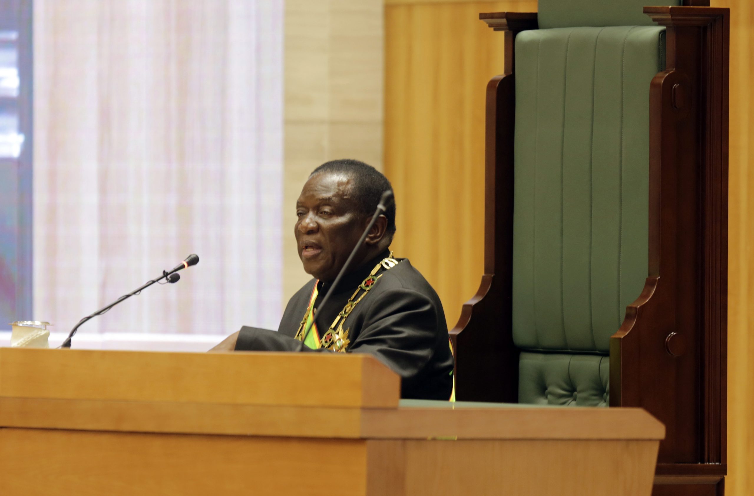 中国援建新国会大厦启用 津巴布韦总统:两国亲密友好关系见证