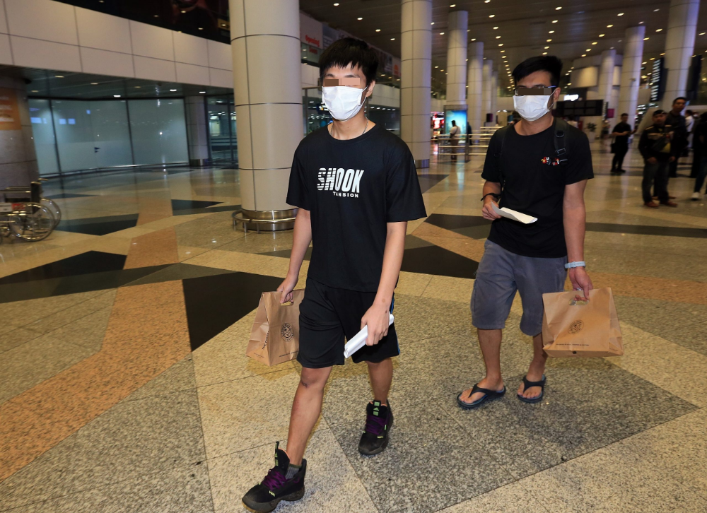 为救困在缅甸苗瓦迪的幼儿·陆母8个月坚持不懈总算将儿子带回国