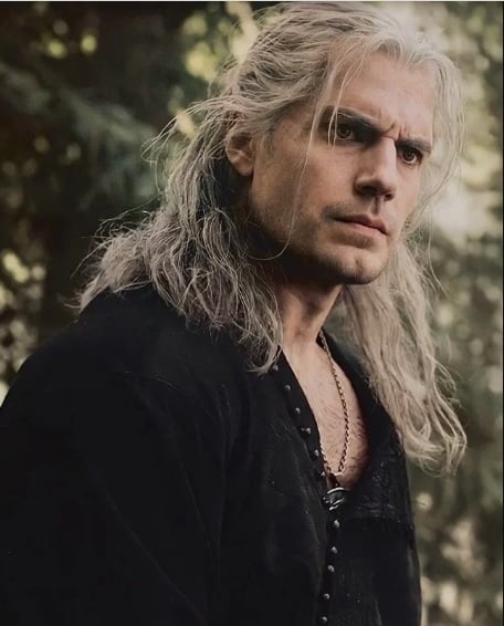 亨利辞演《猎魔士》引爆阴谋论 利安顶替被剧迷抵制	