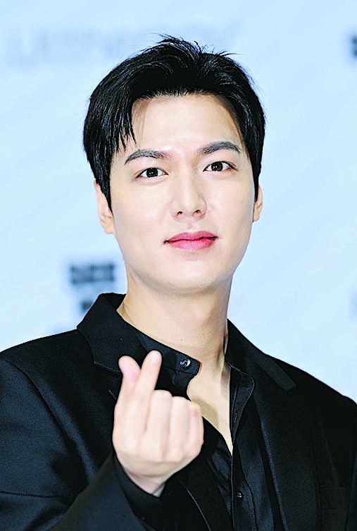 从20岁开始1年做1次 李敏镐认动脸医美